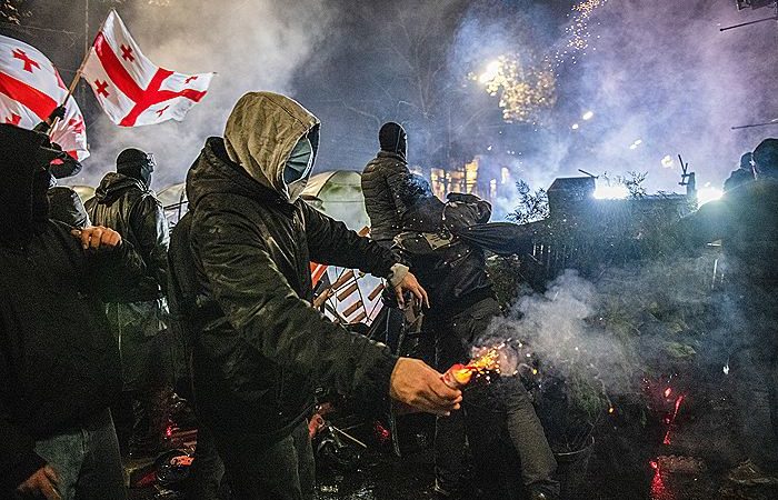 На акции протеста в Тбилиси задержаны граждане РФ, Белоруссии и США