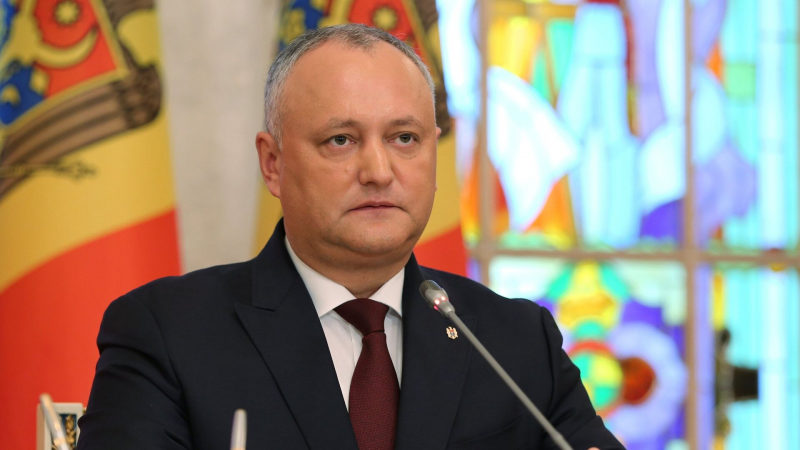 Молдавия могла бы стать наблюдателем при БРИКС, заявил Додон