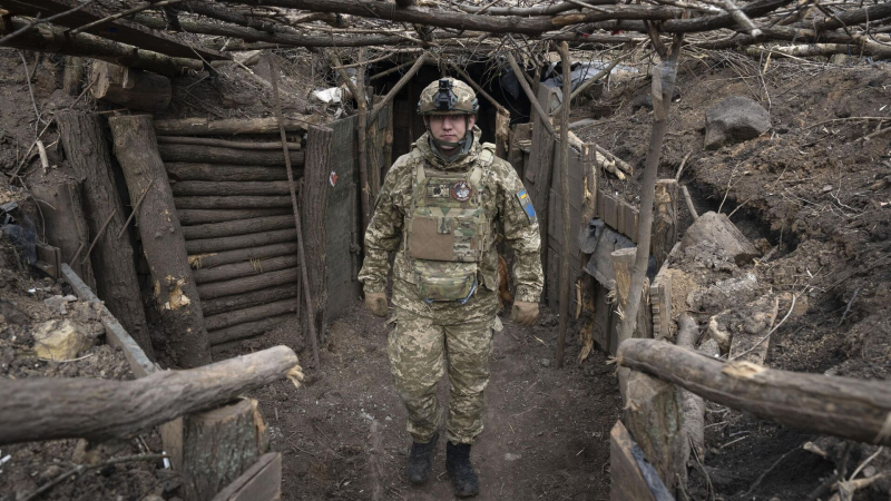 На Украине признали проблемы со строительством укреплений, пишет FT