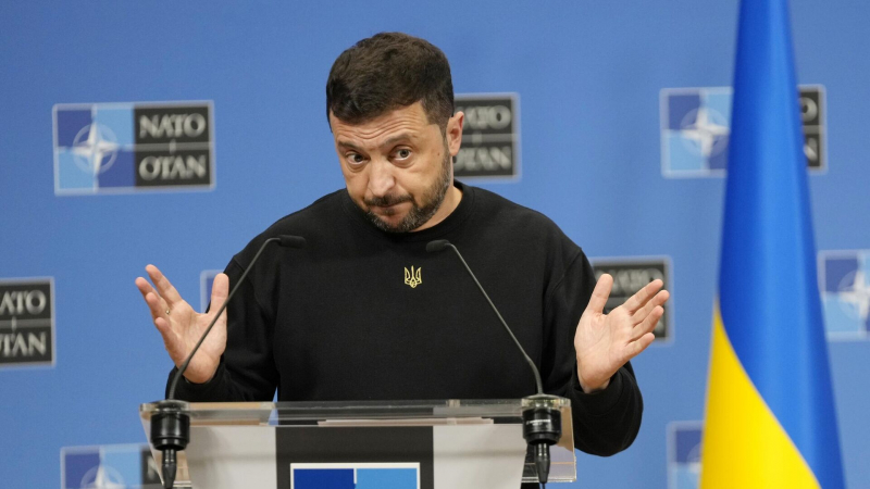 «Он не имеет права»: на Украине возмутились из-за решения Зеленского