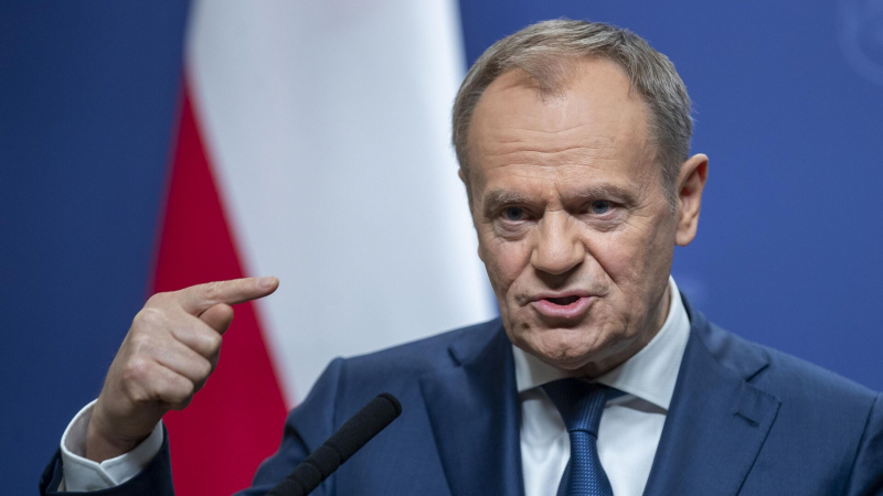 Переговоры о прекращении огня на Украине могут начаться зимой, уверен Туск