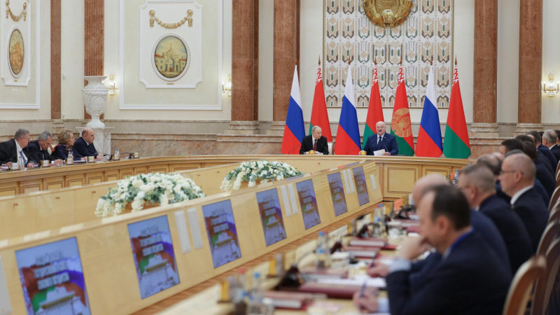 Путин прокомментировал развитие отношений между Россией и Белоруссией